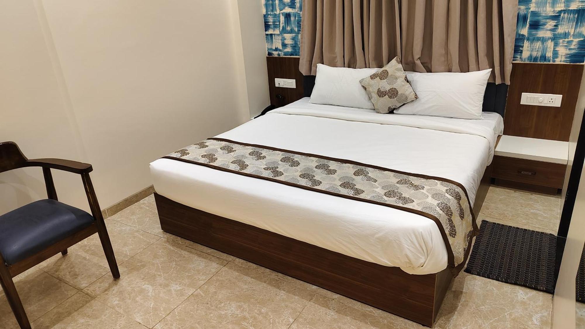 Hotel Suvarnam Residency Ахмеднагар Экстерьер фото