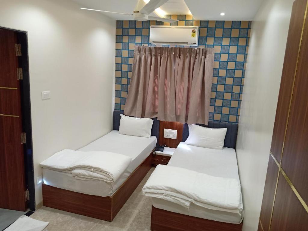 Hotel Suvarnam Residency Ахмеднагар Экстерьер фото